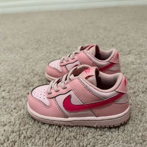 Toddler Nike Dunk Low’s Pink size 7C